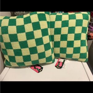 NWT Wicked Elphaba Checkered Pillows 💚